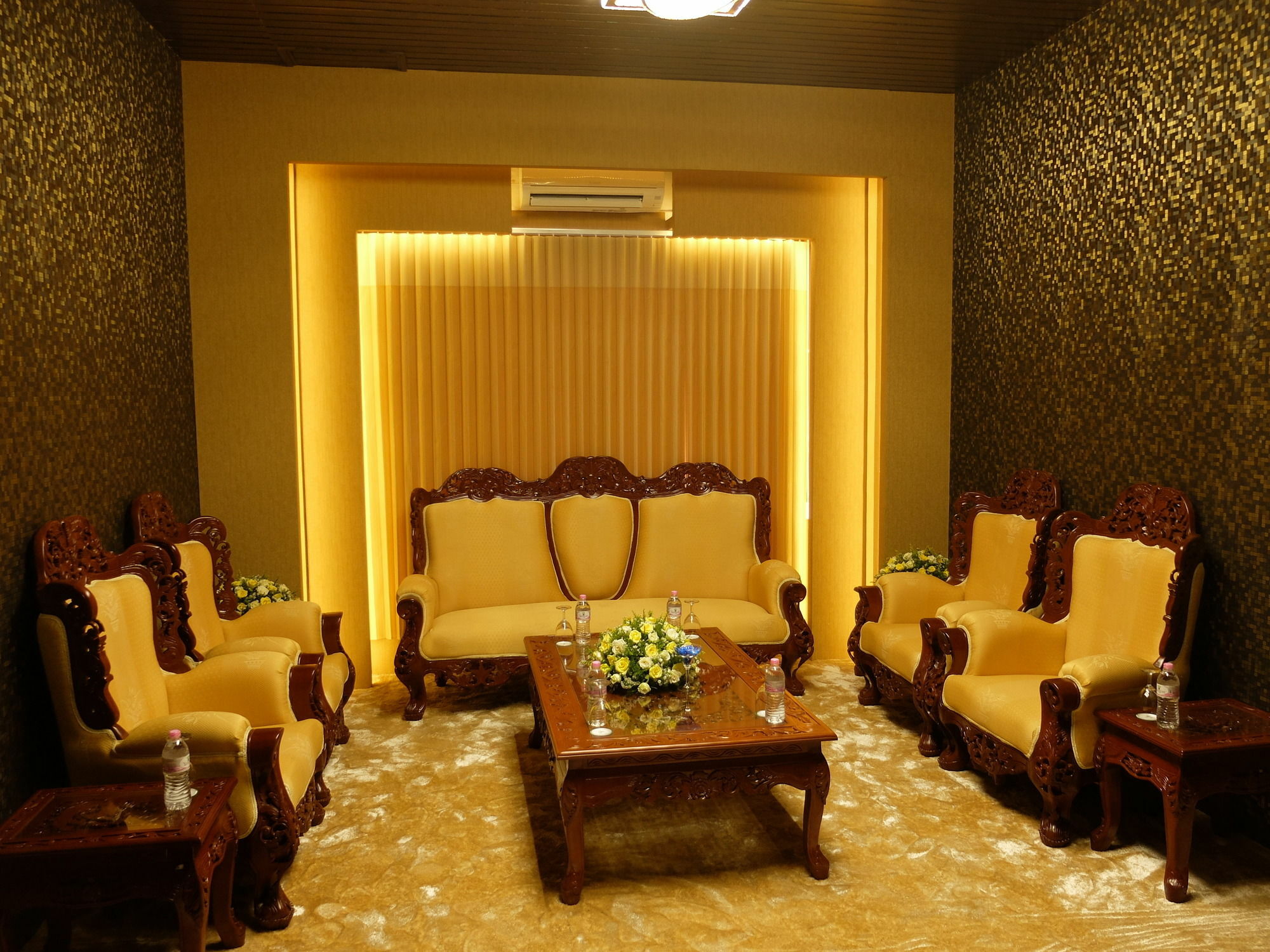 ホテル ヤンゴン エクステリア 写真